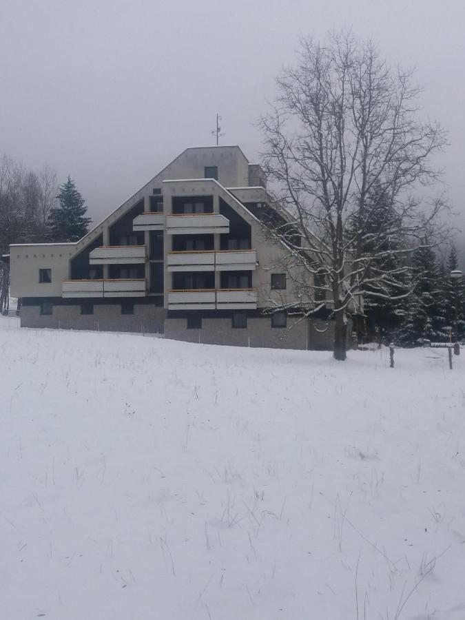 Hotel Ceska Farma Dolni Dvur ภายนอก รูปภาพ